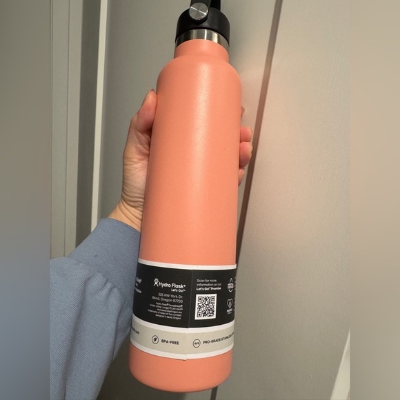 NWT Hydro Flask Grapefruit Water Bottle 24 oz skinny sip top lid - Picture 3 of 4